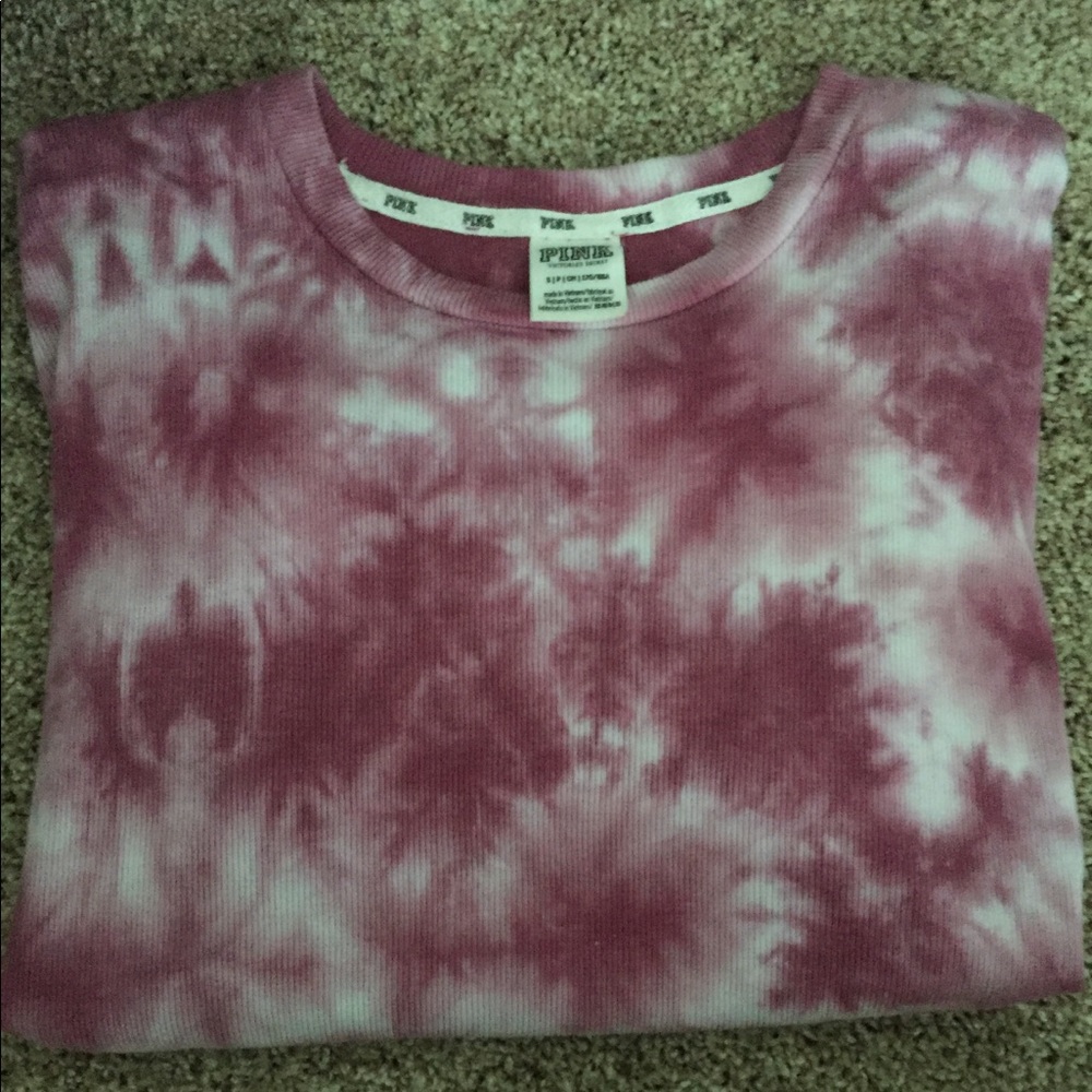 Clothes - Picture 2 of 8